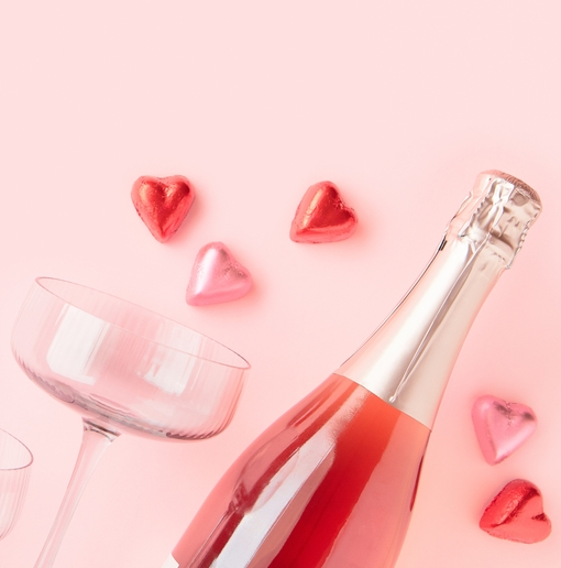 Любовь витает в воздухе — и плещется в бокале. Вина для самого романтичного 14 февраля фото